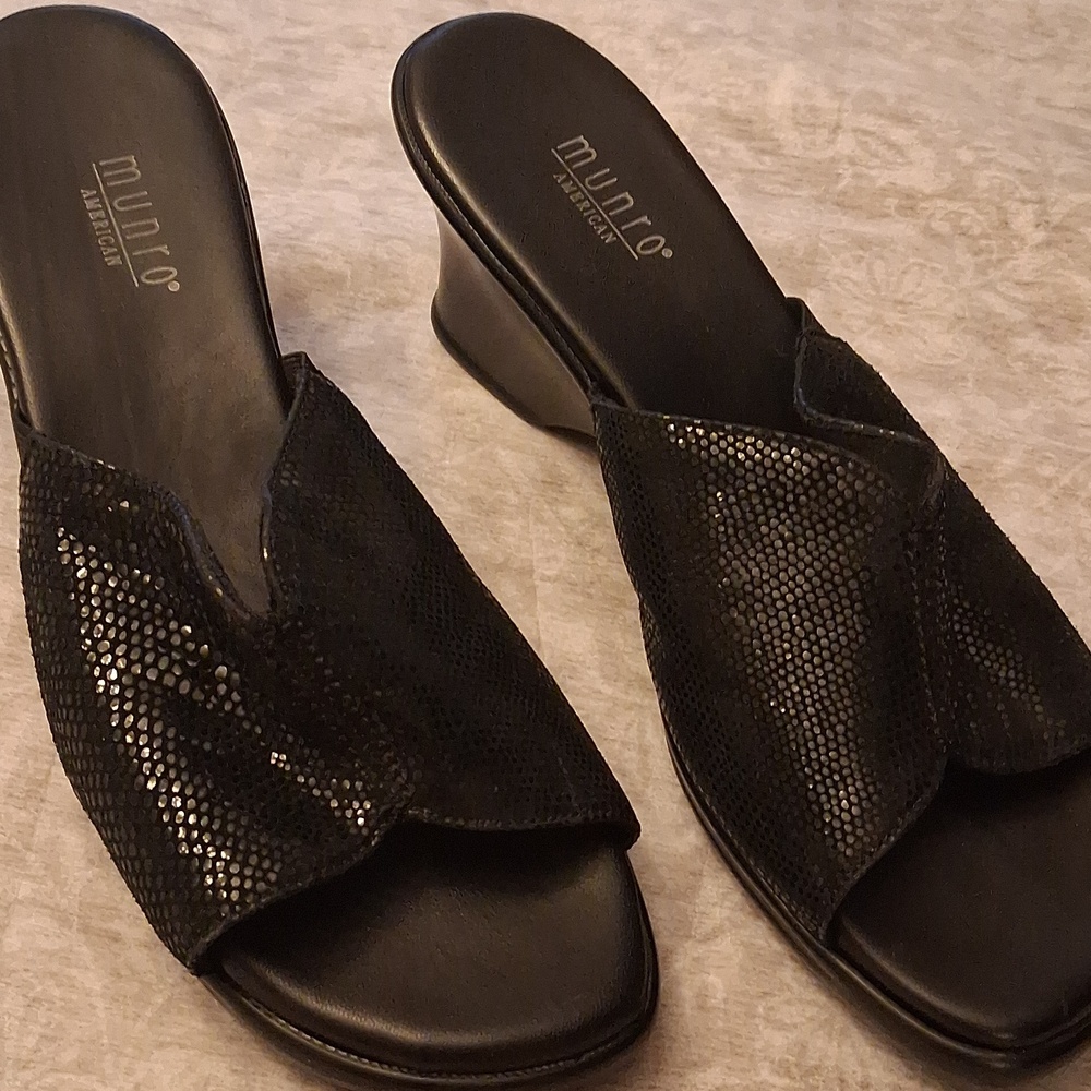 Munro American Walking Wedge Size 10 in Black